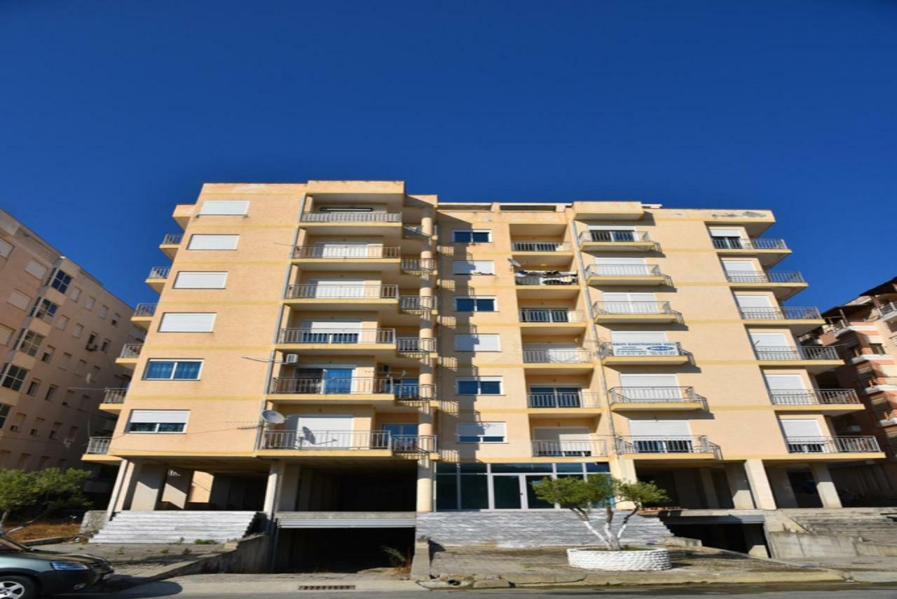 Gzim'S Apartment Durrës Exterior foto