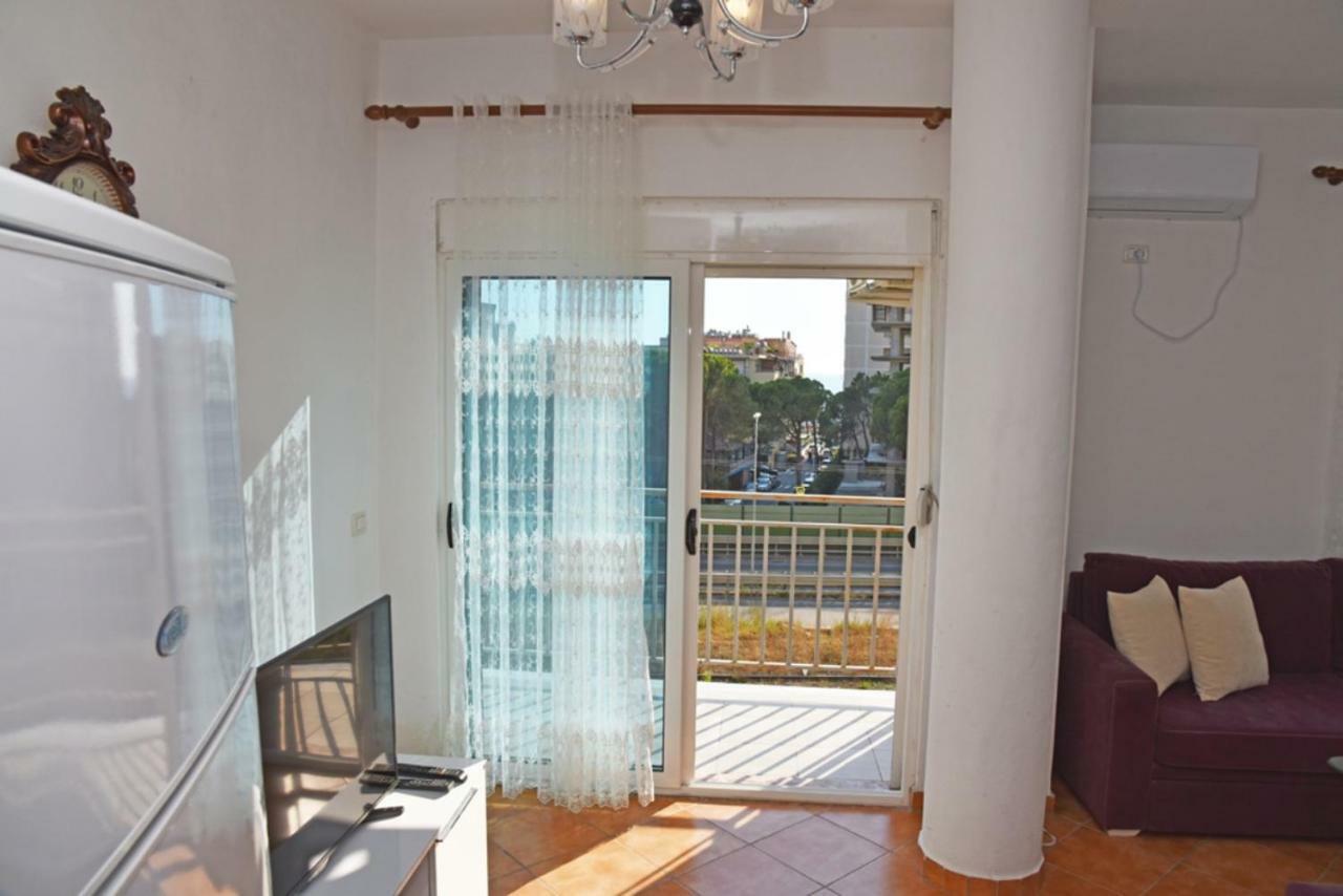 Gzim'S Apartment Durrës Exterior foto