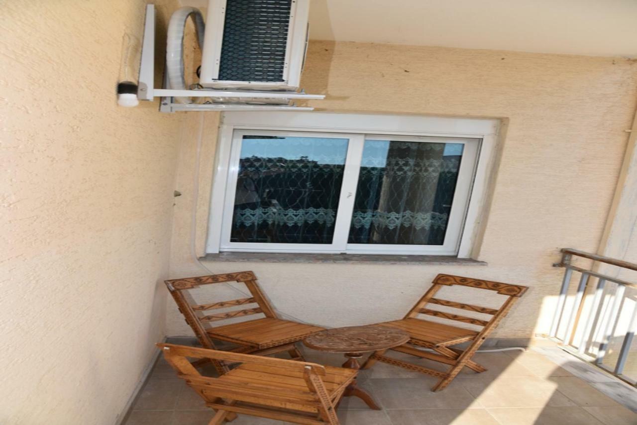 Gzim'S Apartment Durrës Exterior foto
